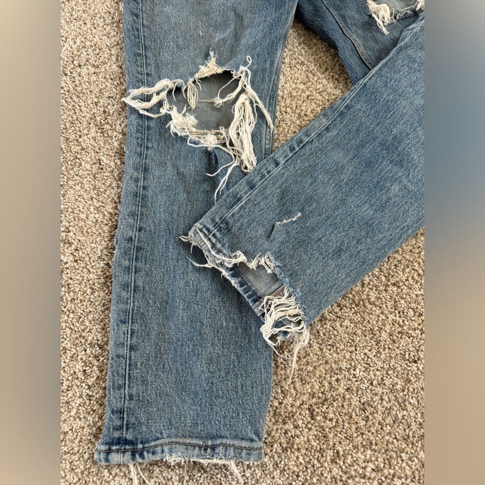 Women’s Abercrombie & Fitch High Rise Mom Jean | 27 Regular | Medium Wash - Picture 7 of 7